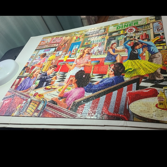 White Mountain American Diner 1000pc Puzzle #1397 Complete - Picture 3 of 5